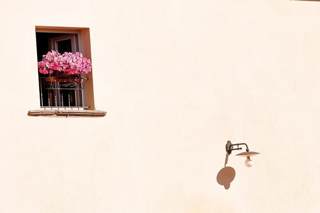 Borgo Sant'Ippolito Country Hotel Ginestra Fiorentina Bagian luar foto