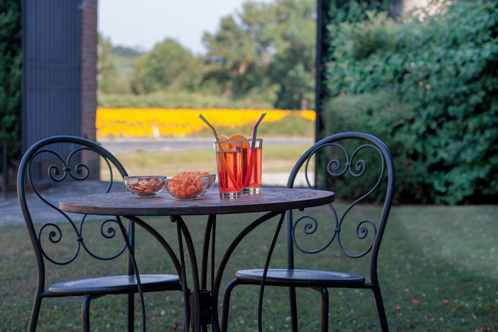 Borgo Sant'Ippolito Country Hotel Ginestra Fiorentina Bagian luar foto