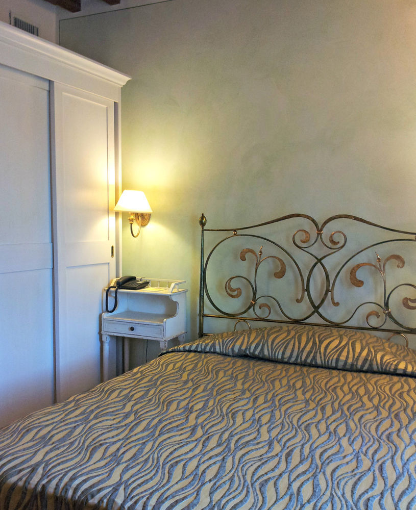 Borgo Sant'Ippolito Country Hotel Ginestra Fiorentina Bagian luar foto
