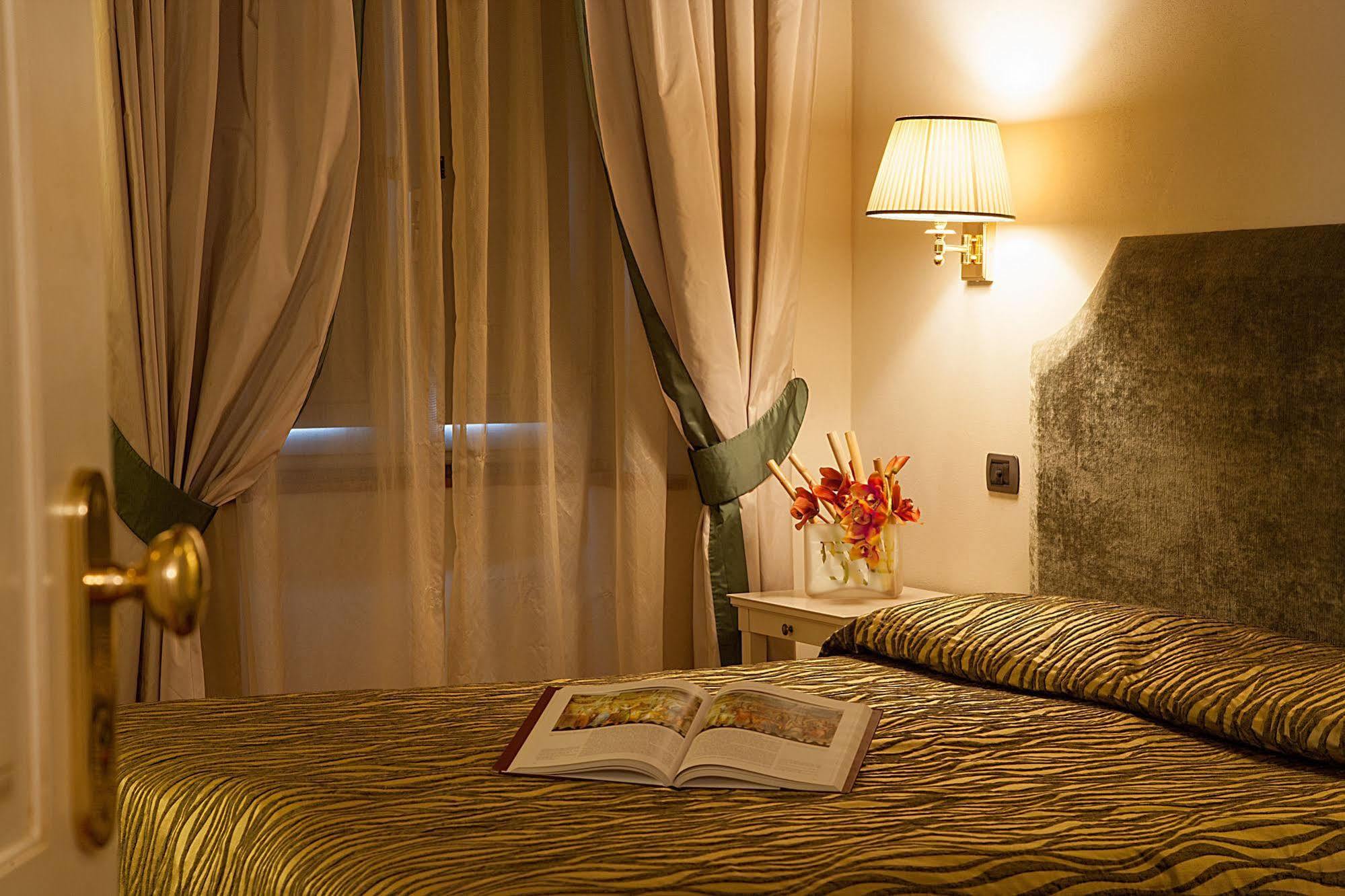 Borgo Sant'Ippolito Country Hotel Ginestra Fiorentina Bagian luar foto