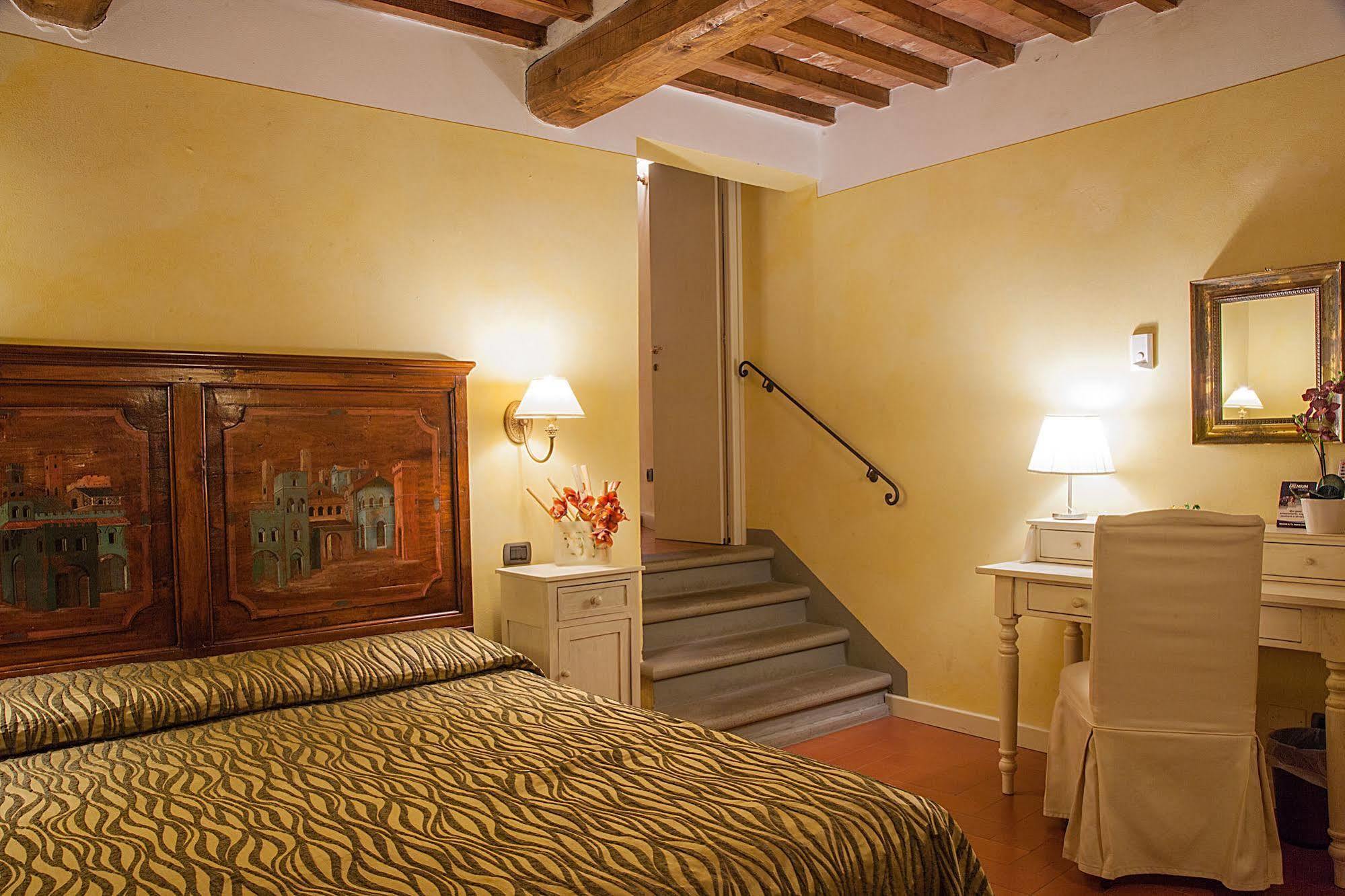 Borgo Sant'Ippolito Country Hotel Ginestra Fiorentina Bagian luar foto