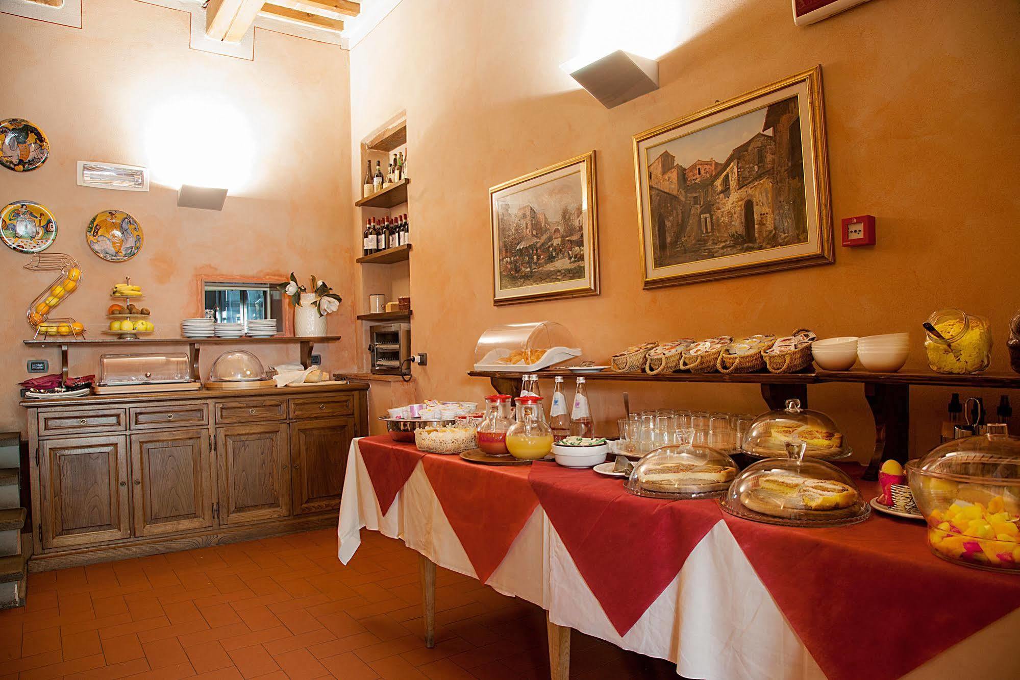 Borgo Sant'Ippolito Country Hotel Ginestra Fiorentina Bagian luar foto