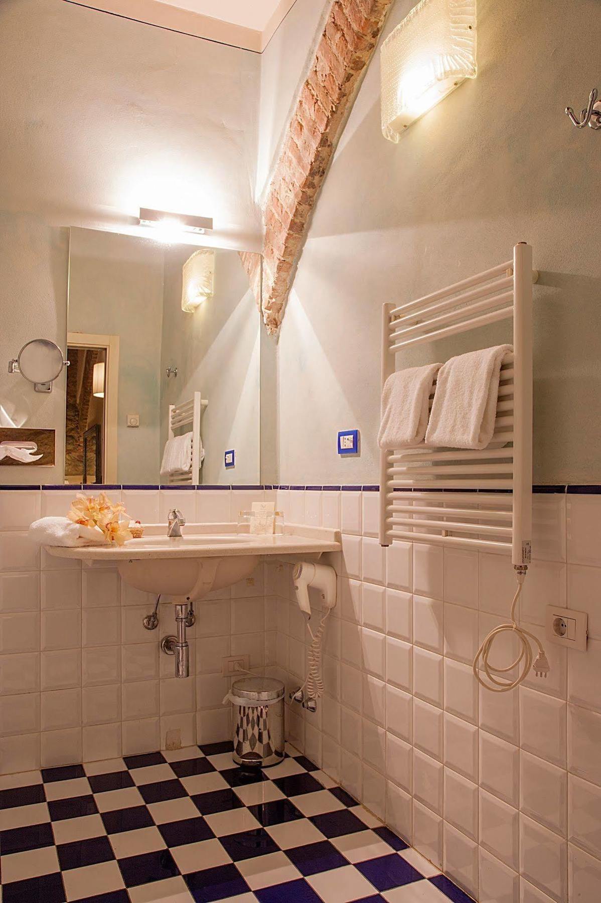 Borgo Sant'Ippolito Country Hotel Ginestra Fiorentina Bagian luar foto