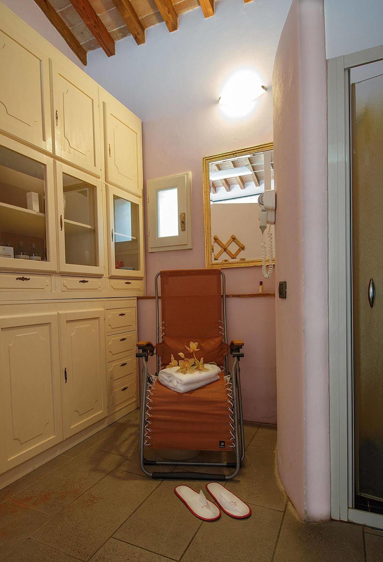Borgo Sant'Ippolito Country Hotel Ginestra Fiorentina Bagian luar foto