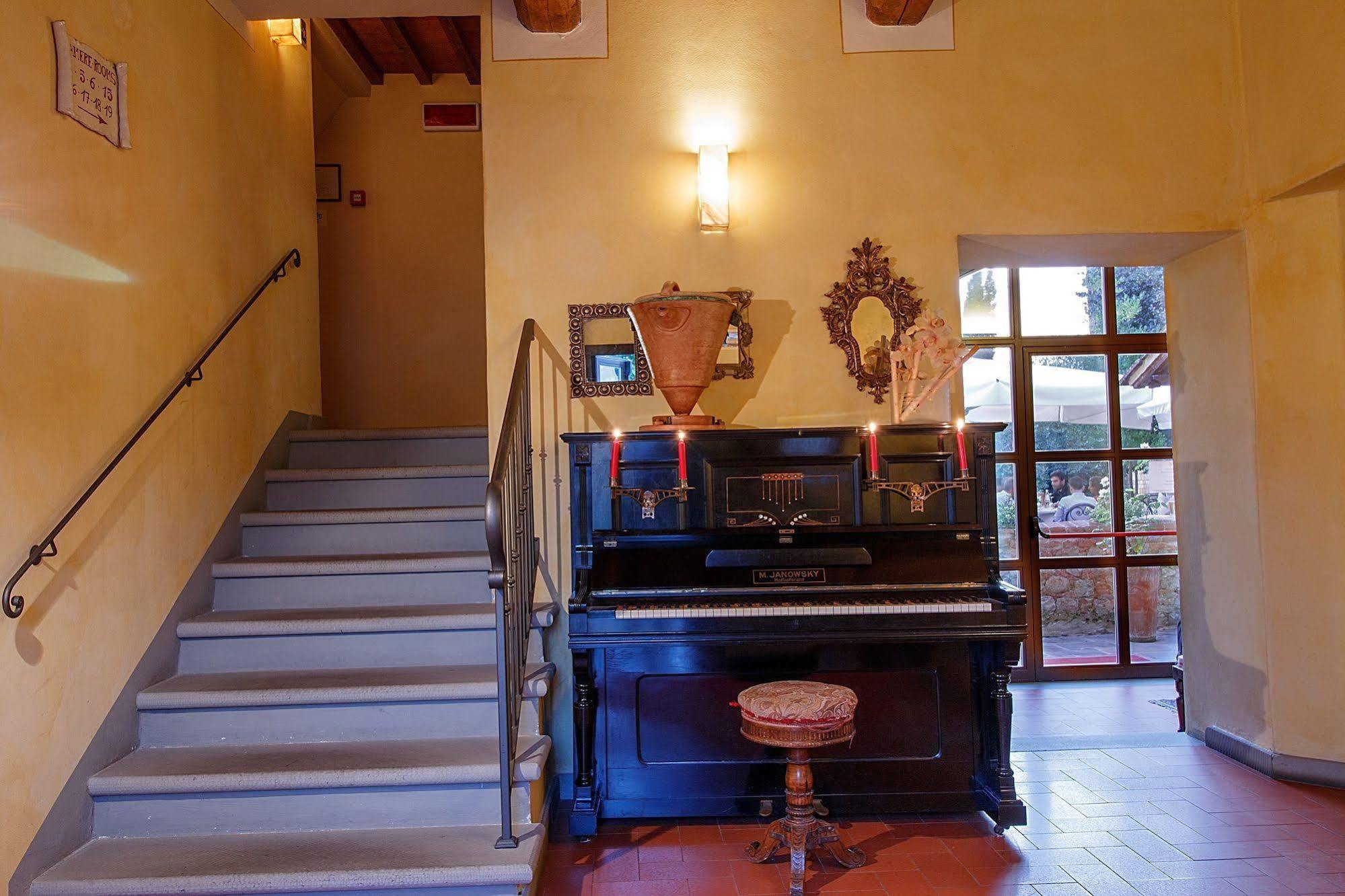 Borgo Sant'Ippolito Country Hotel Ginestra Fiorentina Bagian luar foto